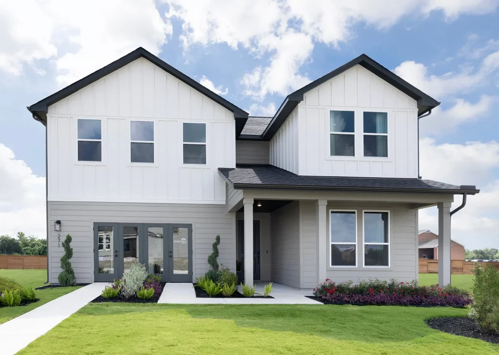 LegacyatParktonSquare-Plan4054-FrontExterior-ModelPhotography-RisewellHomes